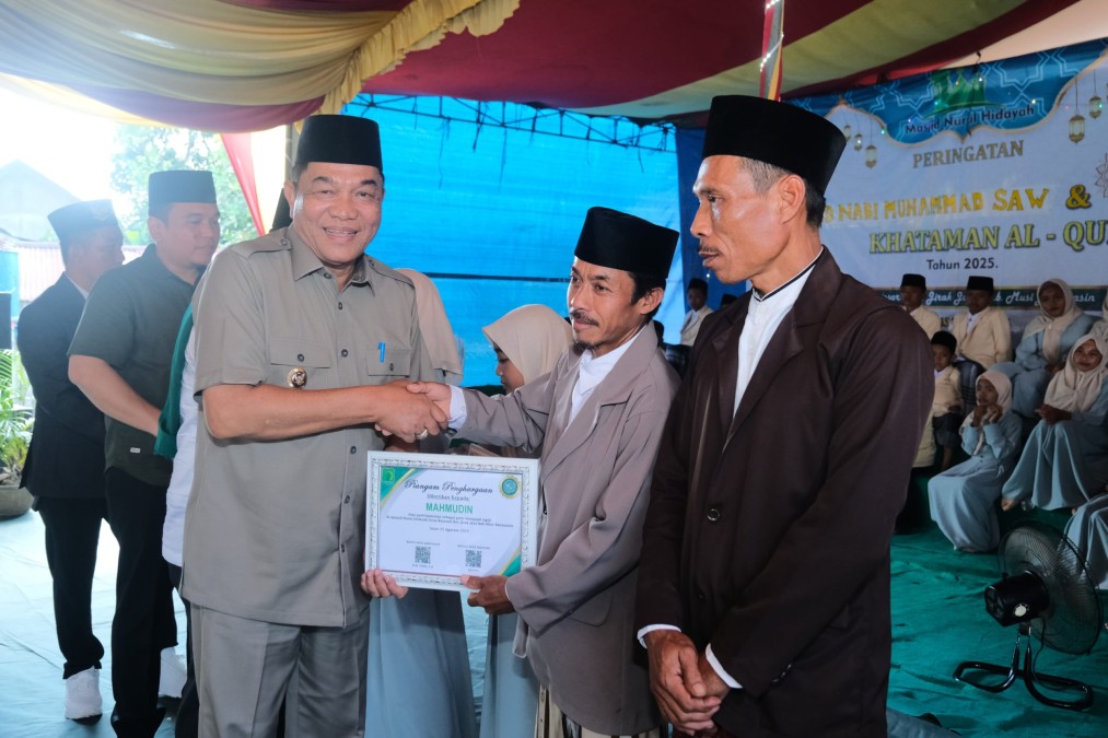 Bupati Muba Hadiri Maulid Nabi dan Khataman Al-Qur’an Massal di Jirak Jaya