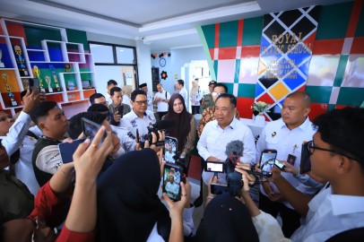 Wagub Cik Ujang Dorong Sekolah Berbasis Agama Kembangkan Ilmu Teknologi