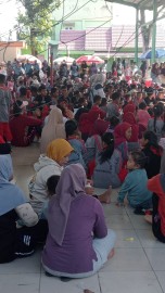 MASYARAKAT DESA TALANG AKAR RIBUAN TURUN KE JALAN MENGIKUTI JALAN SANTAI