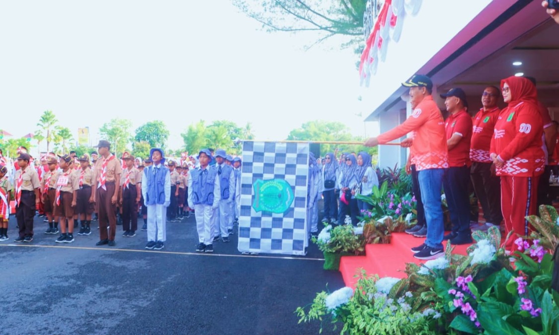 Wabup Rohman Lepas Semangat Juang Pelajar Muba Lewat Lomba Baris-Berbaris