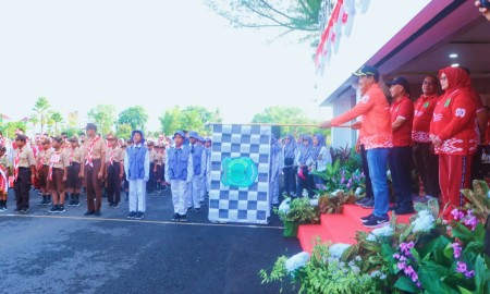 Wabup Rohman Lepas Semangat Juang Pelajar Muba Lewat Lomba Baris-Berbaris