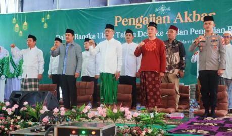 Sholawat Bergema di Sungai Lilin, Wabup Kyai Rohman Hadiri Pengajian Akbar Maulid Nabi & HUT Desa Berlian Makmur ke-44