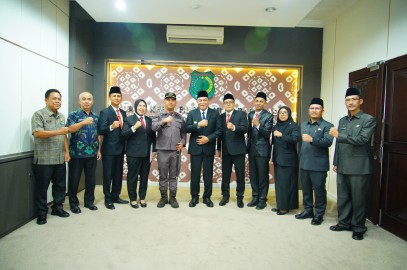 Bupati Muba Lantik Lima Pejabat Administrator: Dorong Kinerja Lebih Cepat dan Profesional