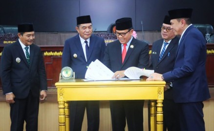 Bupati dan DPRD Muba Sepakati Raperda Perubahan APBD 2025