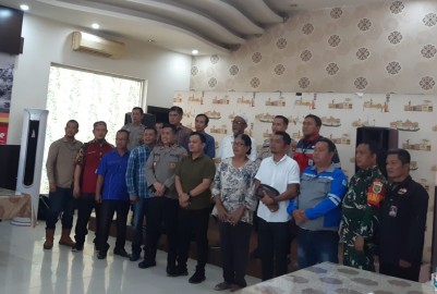 Kapolsek Babat Supat Mediasi Sengketa Lahan Antara Warga dan PT Sepakat–PT APE