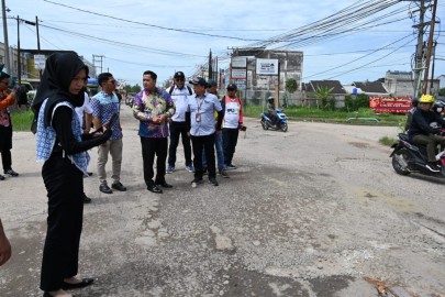 Bupati Banyuasin Tinjau Jalan Tegal Binangun, Pastikan Perbaikan Segera Dilaksanakan