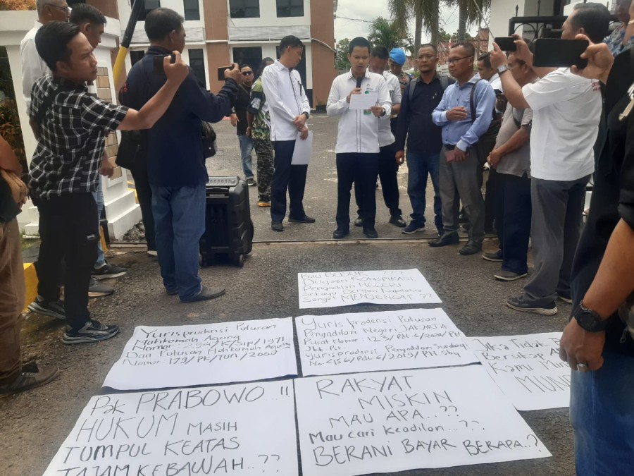 ” Warga Geruduk PN Sekayu, Tuduh Mandul dan Berpihak Pada Perusahaan Tambang”