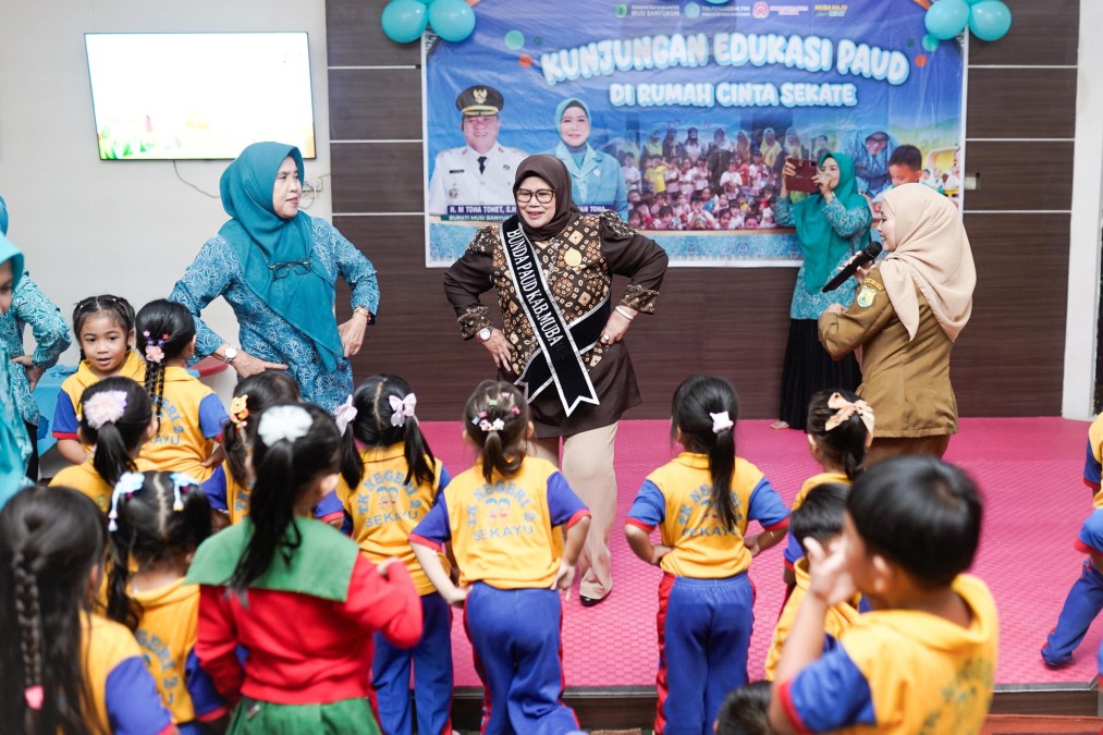 Bunda PAUD Muba Hj Fatimah Hadirkan Pembelajaran Ceria untuk Anak TK Negeri 2 Sekayu di Rumah Cinta Sekate