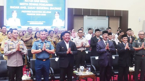Herman Deru Tantang Baznas Sumsel Tingkatkan Zakat hingga 1.000 Persen