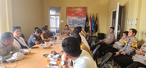 Kapolsek Bayung Lencir Perkuat Sinergi dengan RSUD dan Kepala Desa, Tekankan Pencegahan Karhutbunlah dan Illegal Refinery