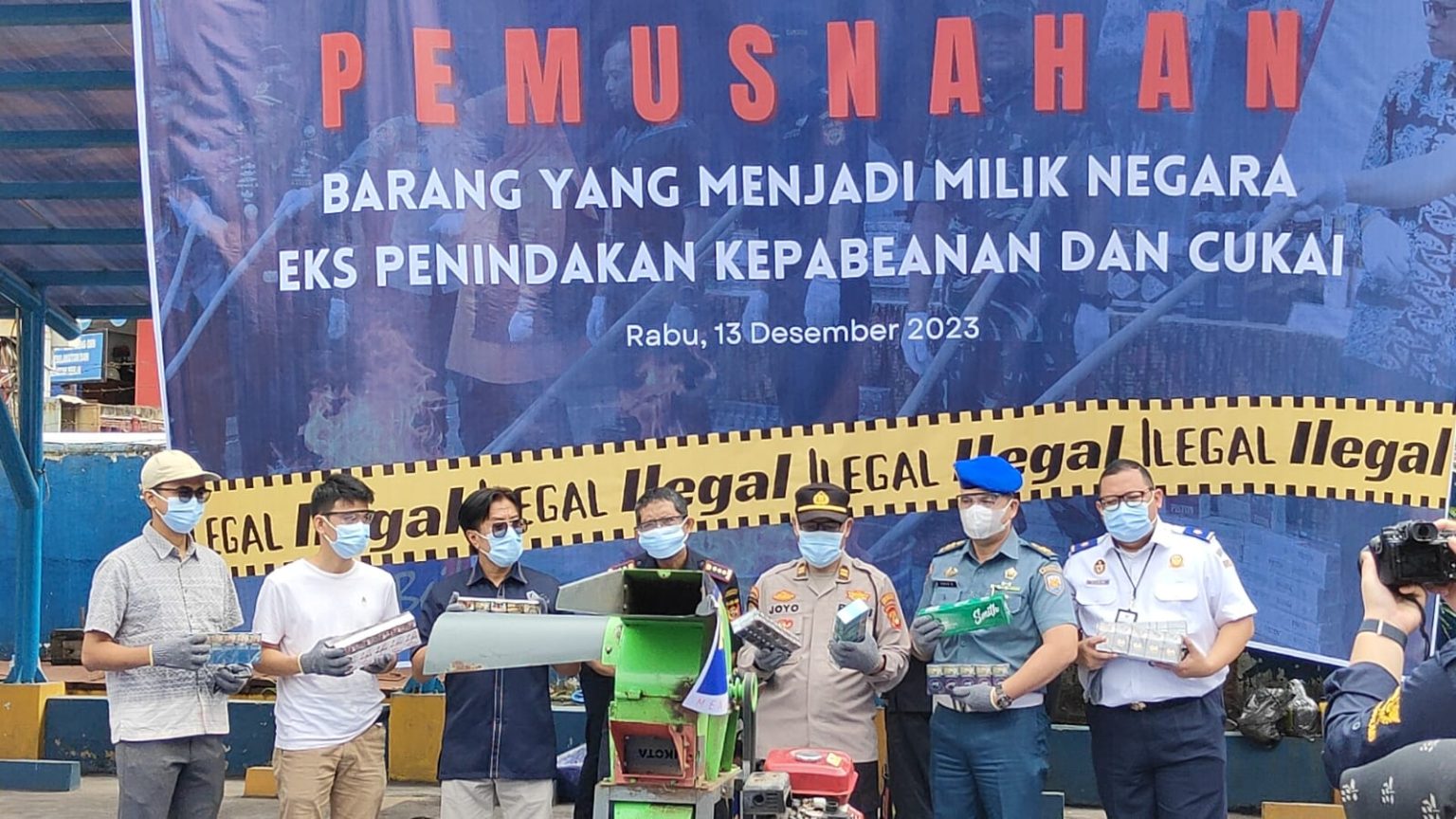 Bea Cukai Palembang Musnahkan Jutaan Batang Rokok Ilegal Dan Ratusan Liter Minuman Keras 3397